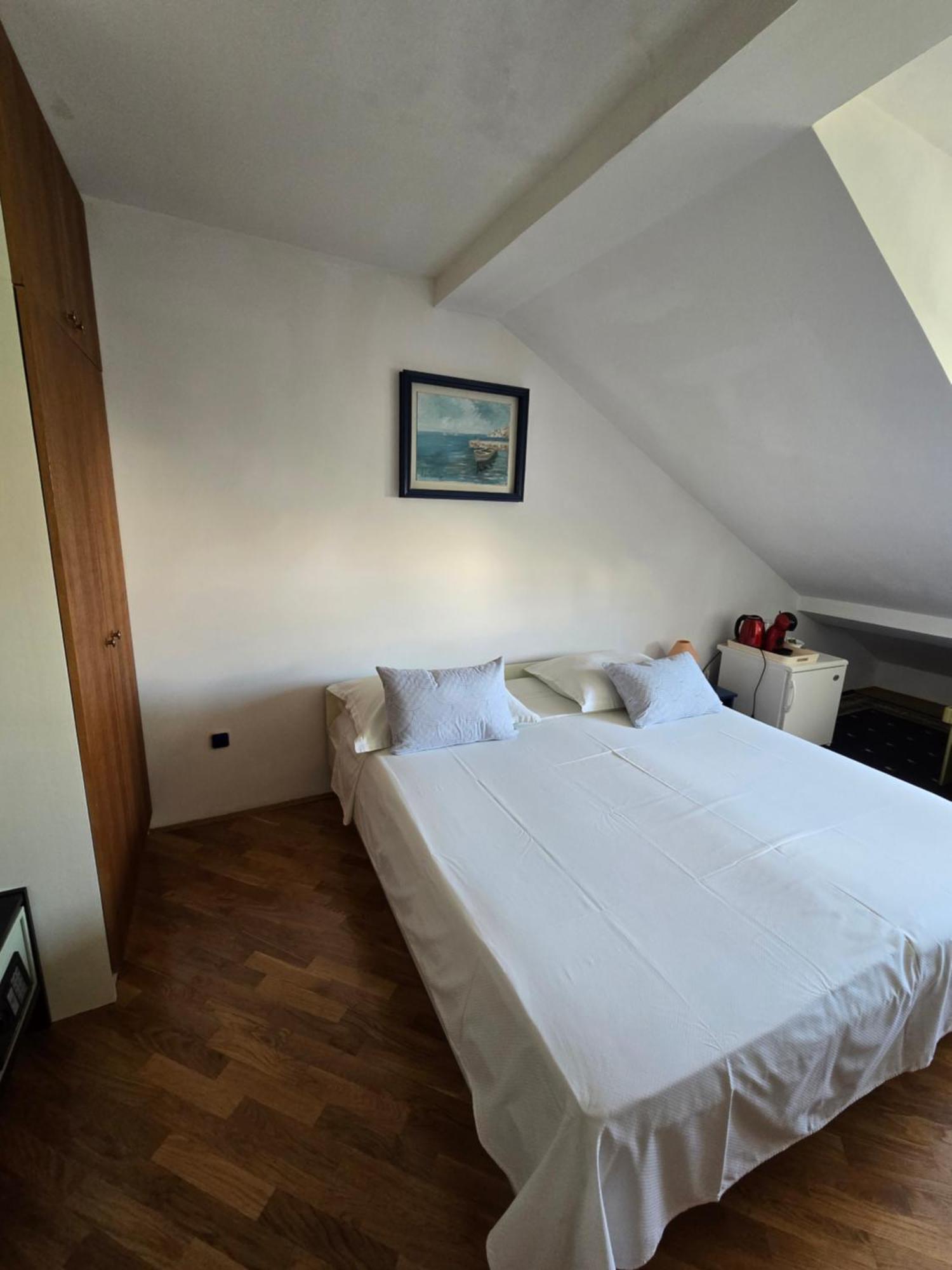 Lux Guest house 3*